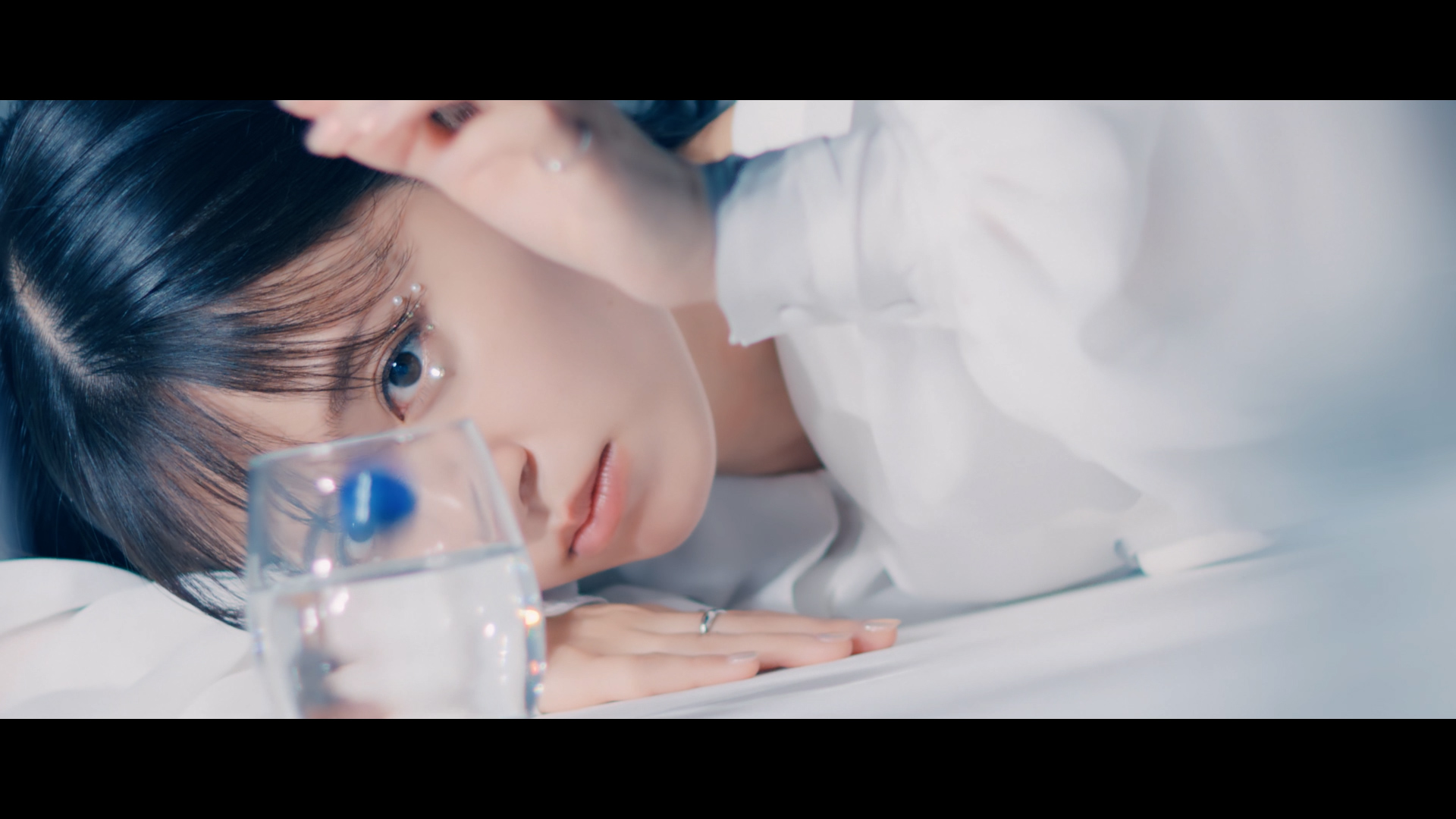 「プリズム」Music Video